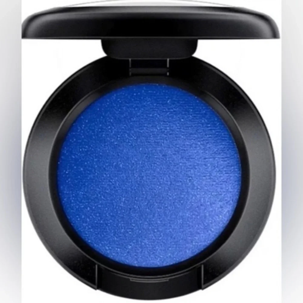 MAC Eyeshadow-In The Shadows Frost